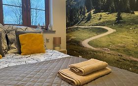 Apartament Trzy Świerki - w objęciu natury, obok głównego deptaka - by SpaceApart
